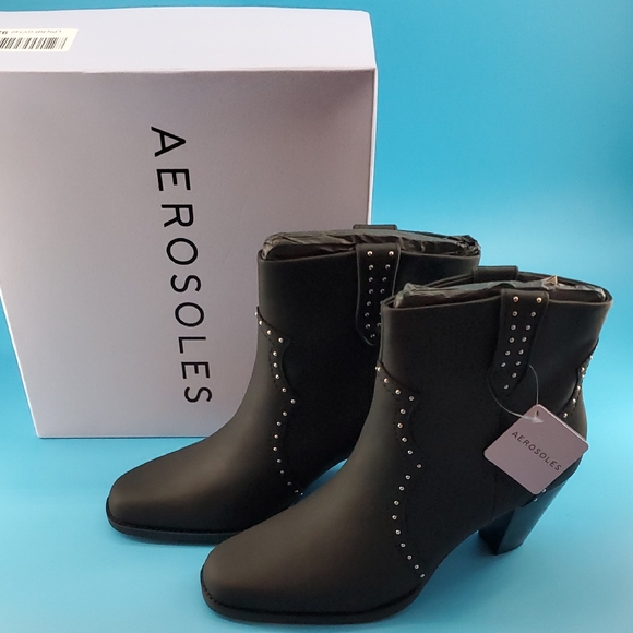 AEROSOLES Studded Black Ankle Booties - Picture 1 of 7